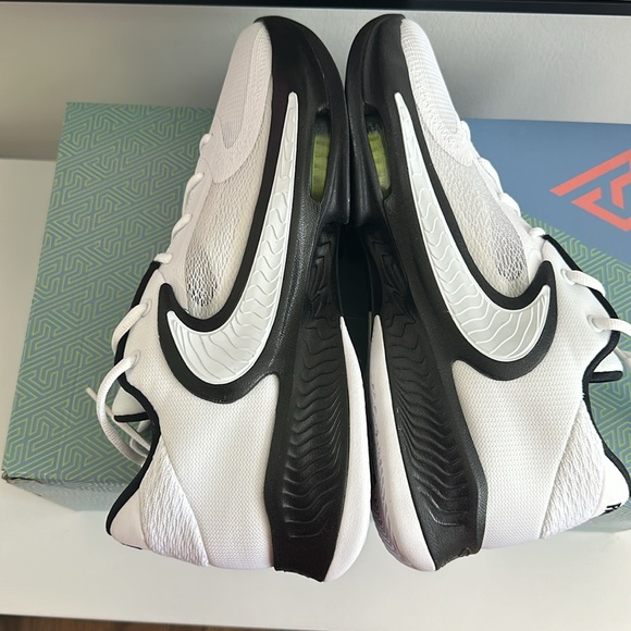 Nike Zoom Freak 4 TB, New in Box, Size 9.5M - Picture 5 of 8